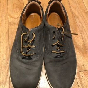 Ecco Gray Oxford Shoes with Minimalist Design